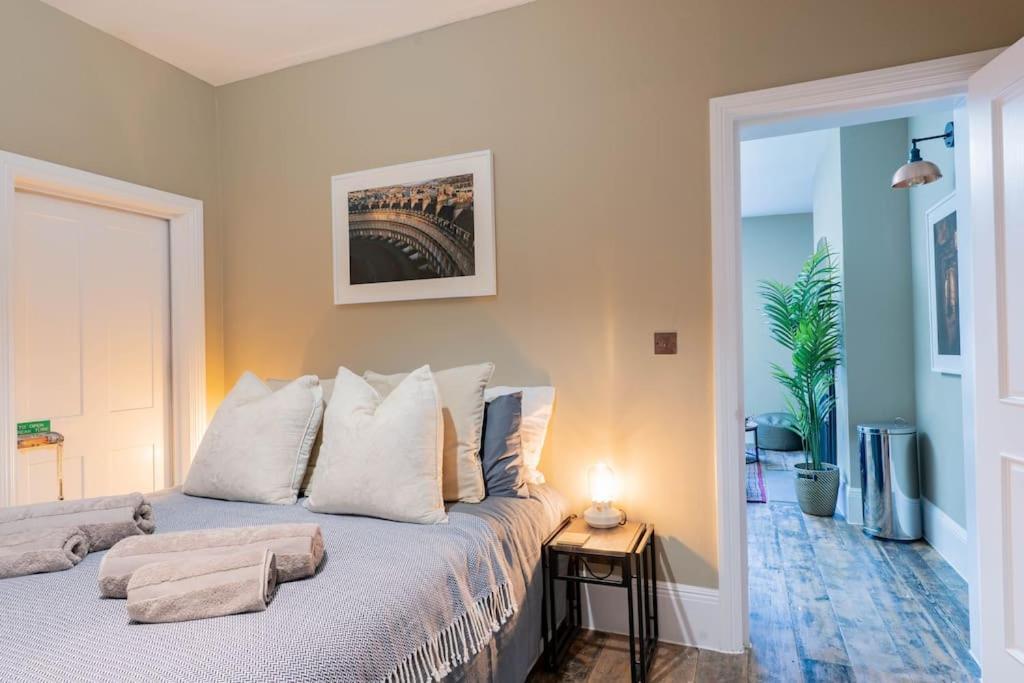 Stunning Boutique Flat In Central Location - Beatrice Бат Екстериор снимка