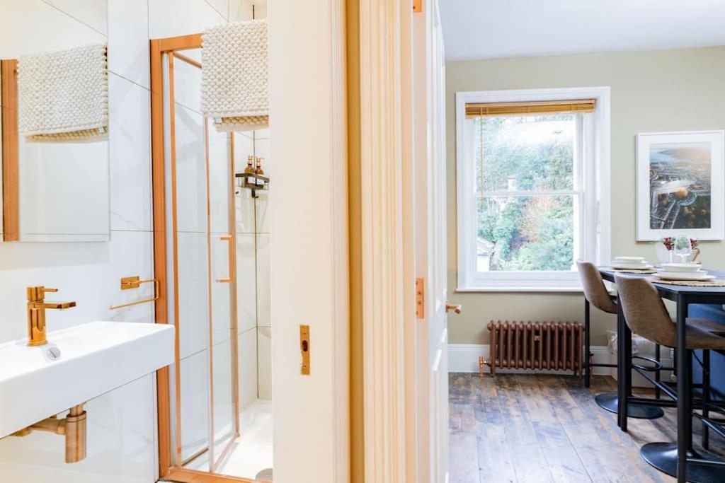 Stunning Boutique Flat In Central Location - Beatrice Бат Екстериор снимка