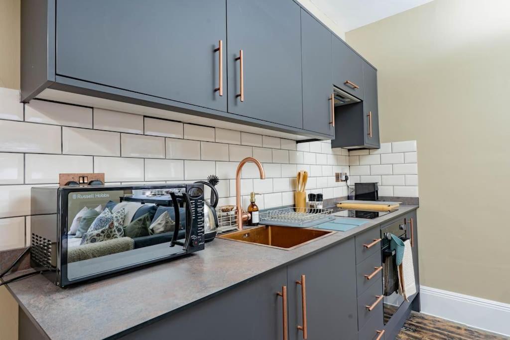 Stunning Boutique Flat In Central Location - Beatrice Бат Екстериор снимка
