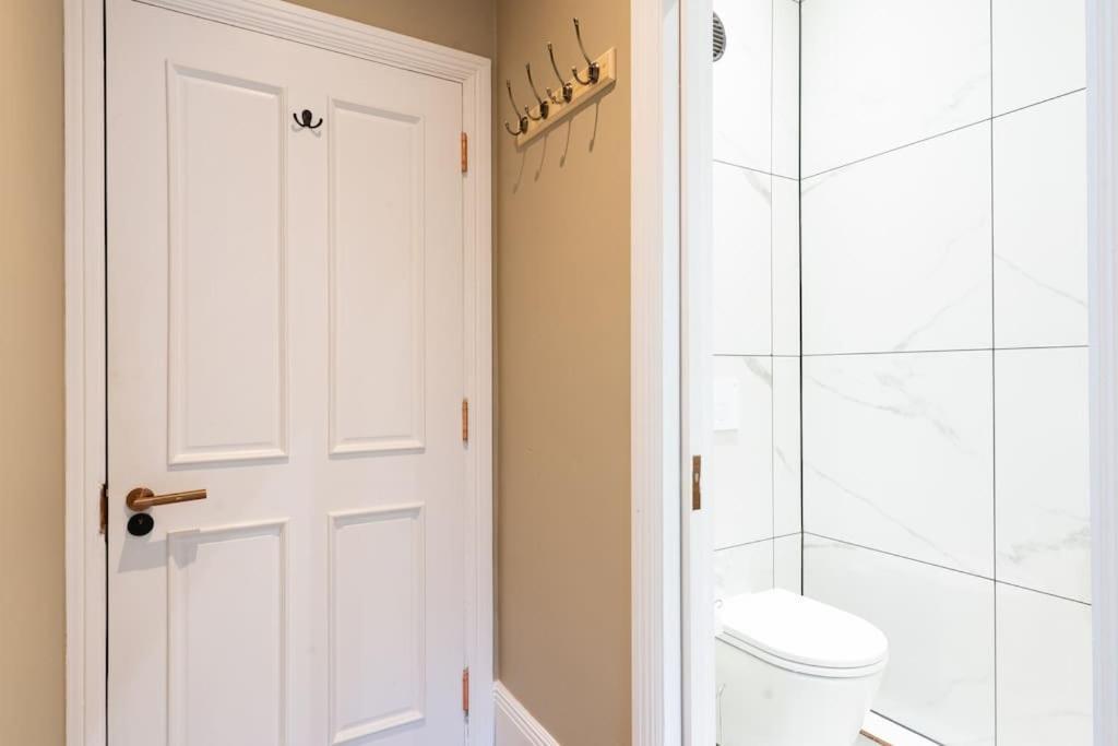 Stunning Boutique Flat In Central Location - Beatrice Бат Екстериор снимка
